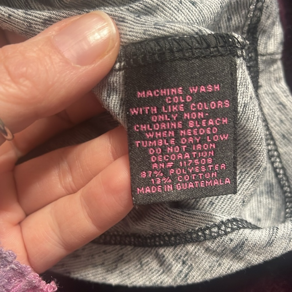 Super cute tank top WILD CHILD on front & the bolt is sparkly! Sz M - Picture 5 of 5